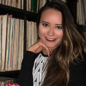 Meet your Posher, Alejandra